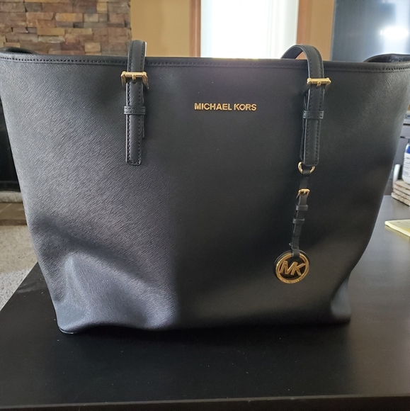 MICHAEL Michael Kors Handbags - Michael Kors Extra Large Travel Jet Set CrossGrain Leather Tote Laptop Bag NWOT